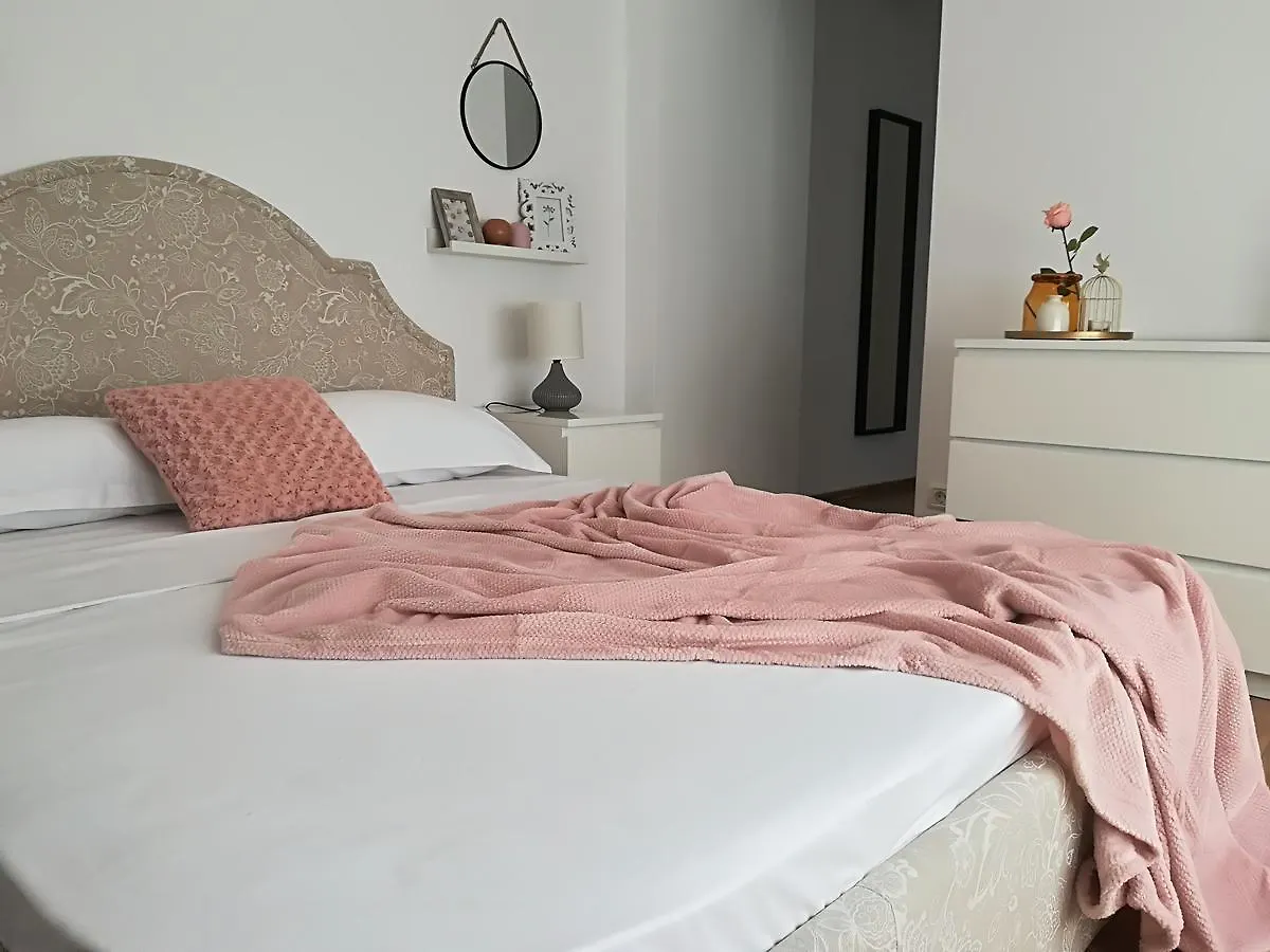 Smart Rooms Boekarest 3*,