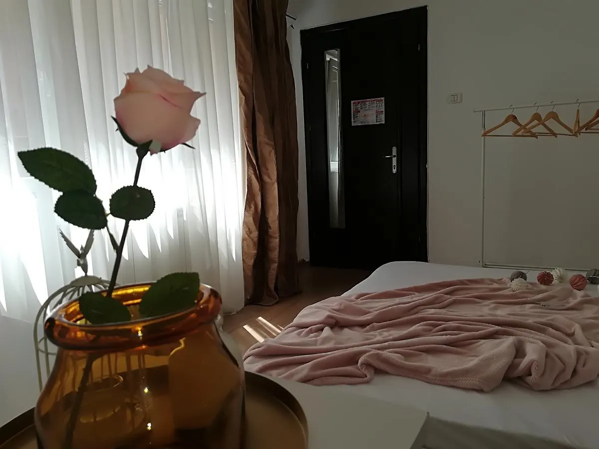 Smart Rooms Bucharest Guest house