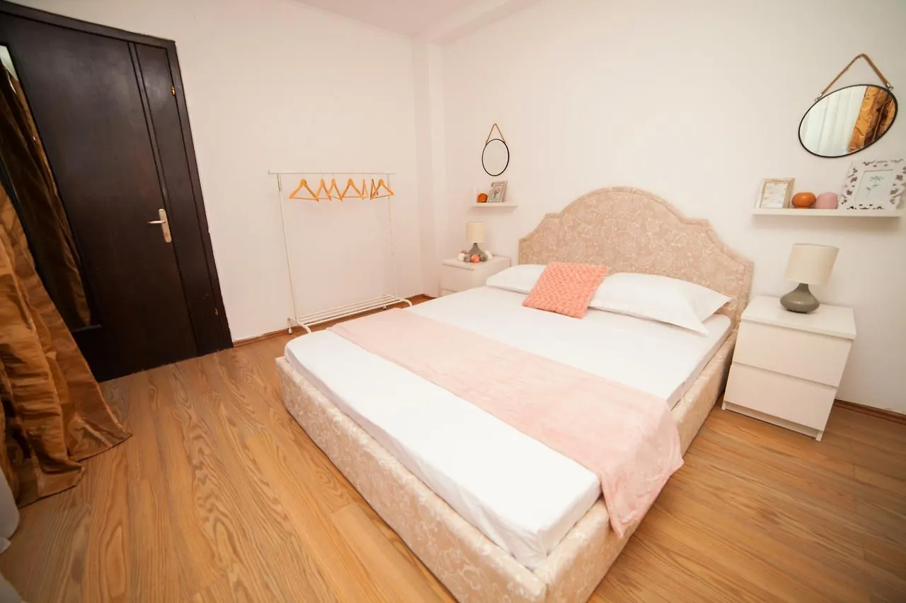 Smart Rooms Bucharest 3*,