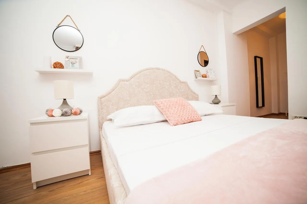 Smart Rooms Bucharest Guest house