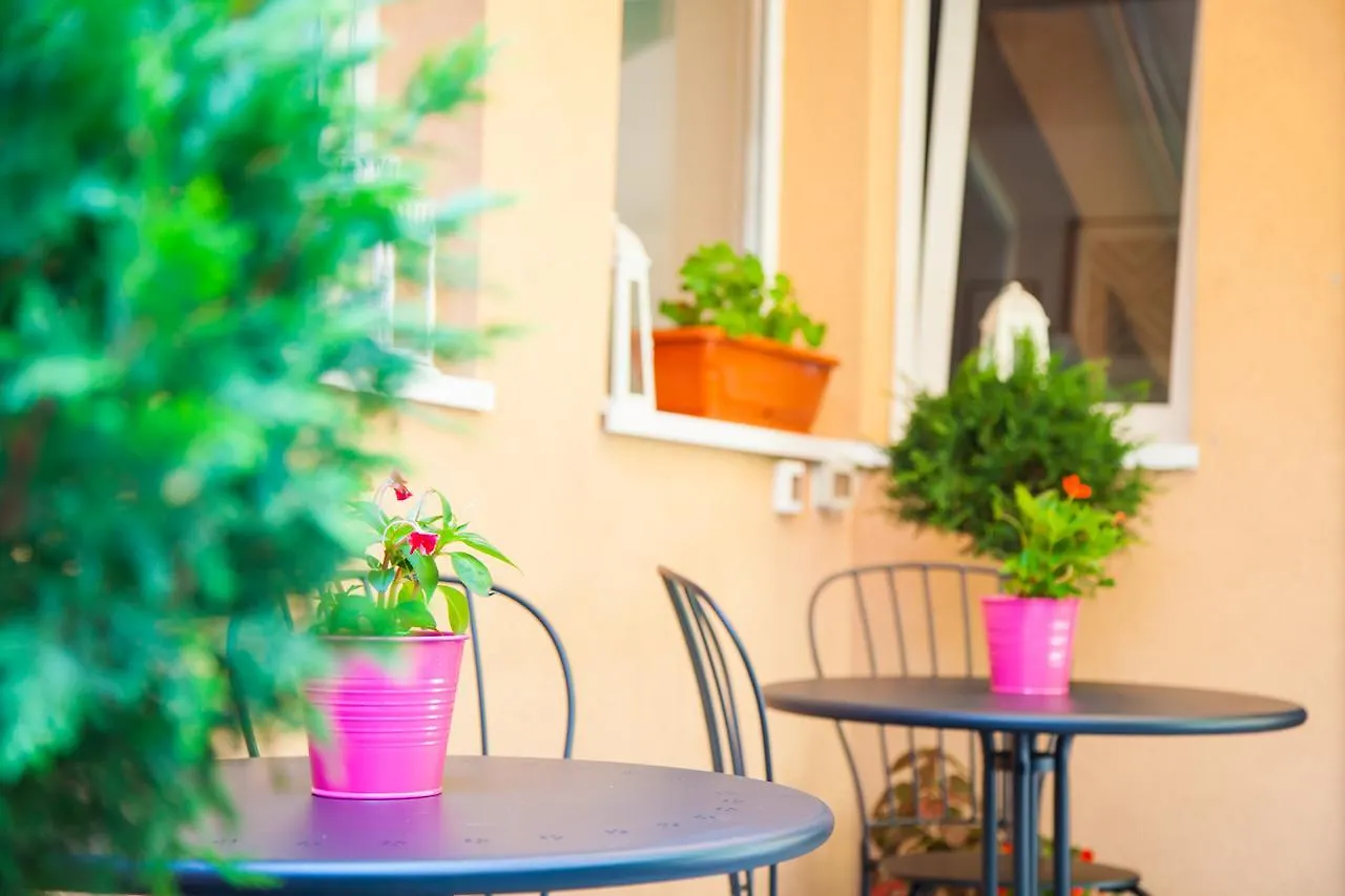 Guest house Smart Rooms Bucharest