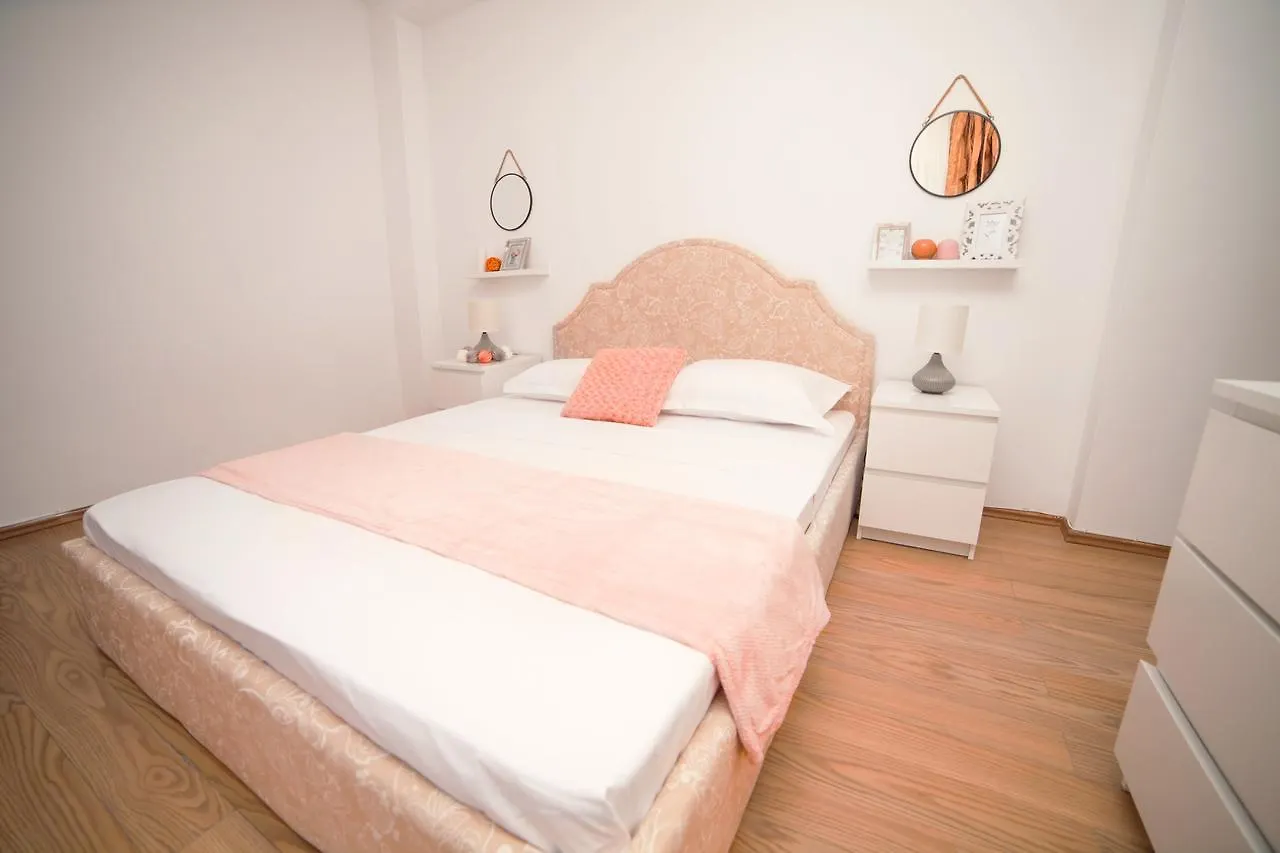 Guest house Smart Rooms Bucharest